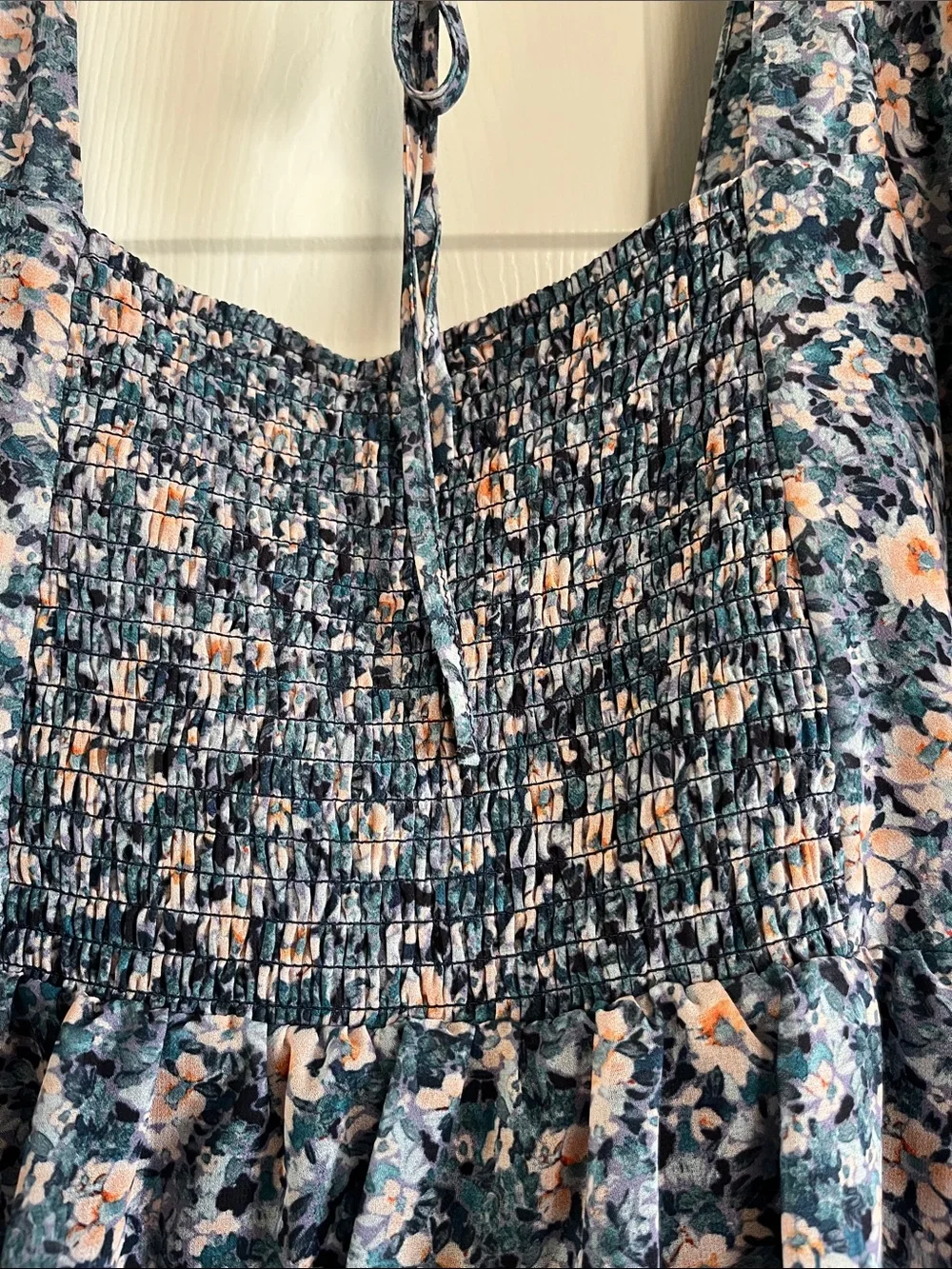 NWOT Astr Floral Smocked Peplum Puff-Sleeve Top - Navy & Peach